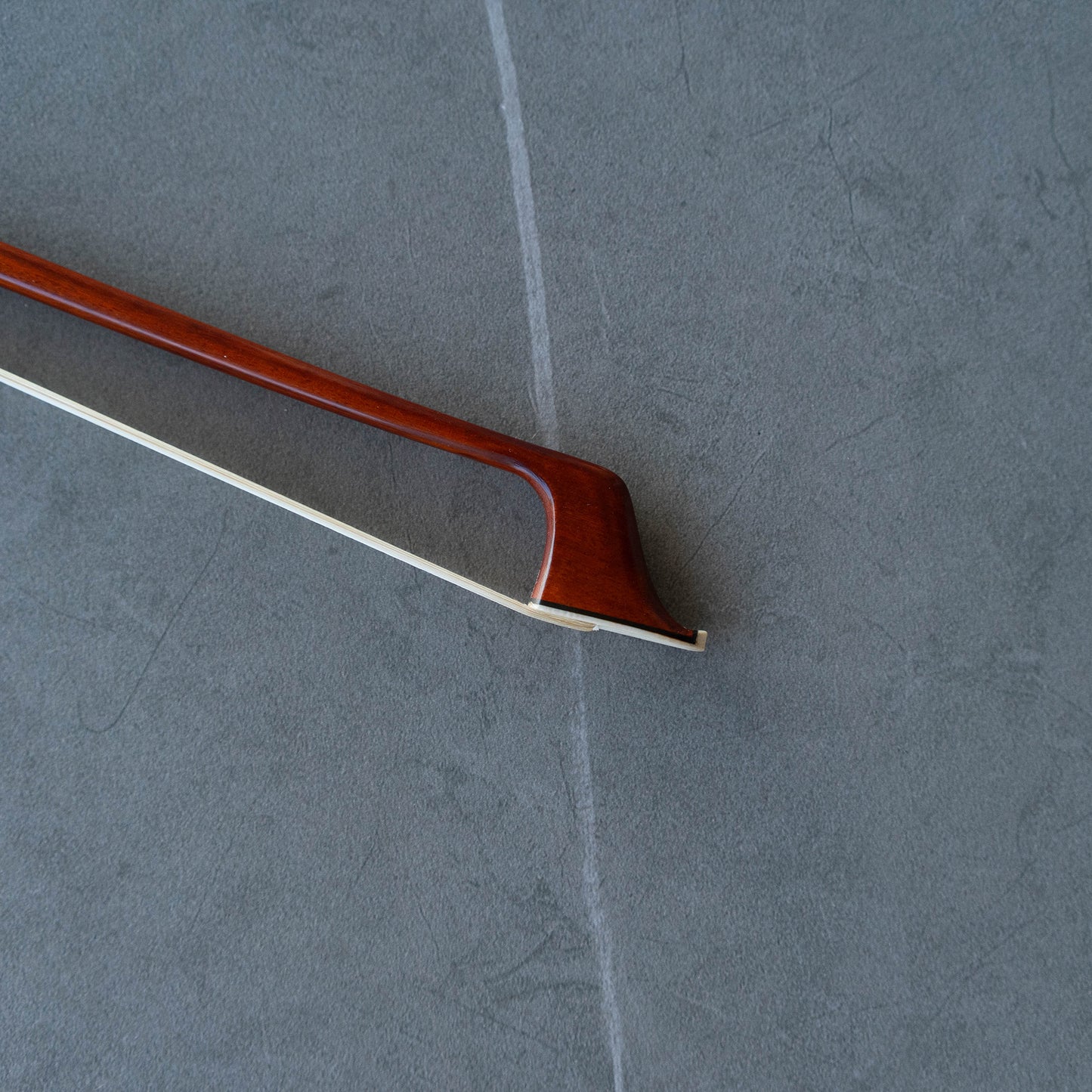 Arco Violonchelo Sartory, pernambuco y plata