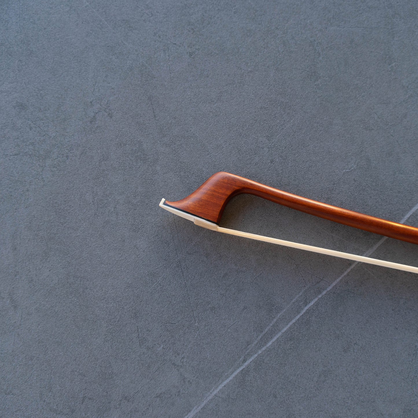 Arco Violonchelo Sartory, pernambuco y plata